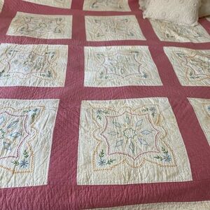 Antique Handmade Primitive Embroidered Floral Quilt - Pink & Cream w/ History!
